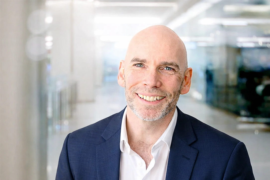 Kjell Peter – Designer, Markenstratege und Sparringspartner für klare Auftritte.